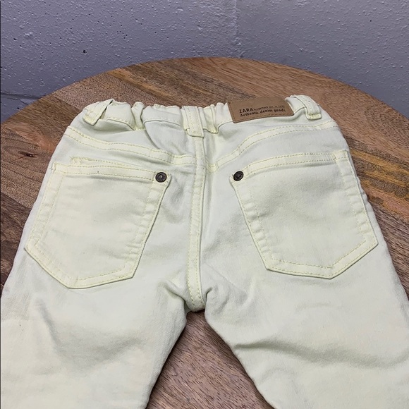 Zara BabyBoy Light yellow Jeans - Picture 4 of 8